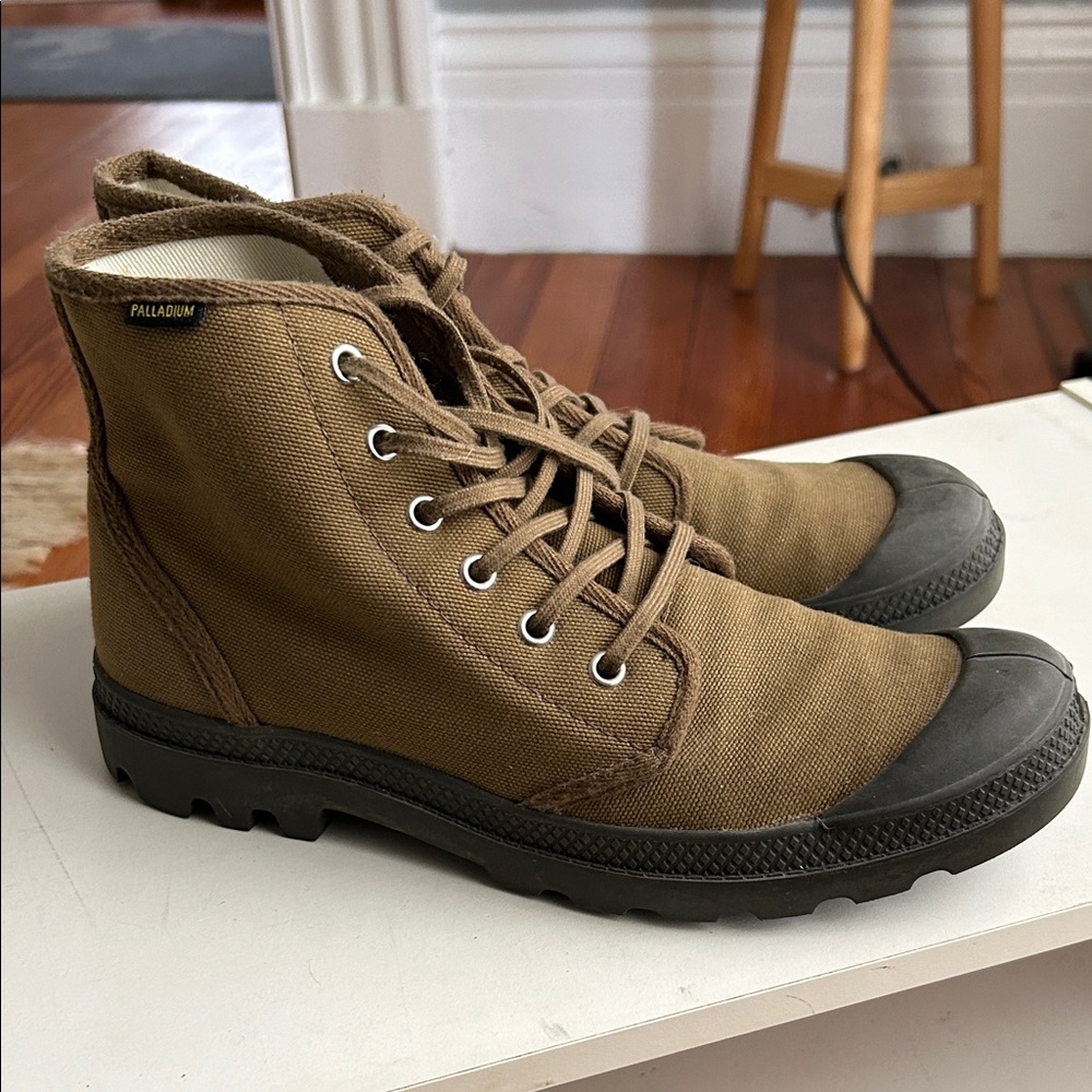 Palladium Men's Tan Canvas Boots with Black Rubber Sole